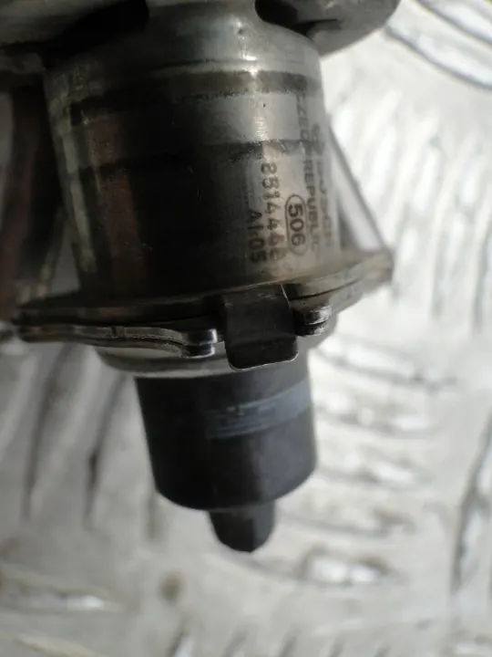 AdBlue-Pumpe OEM 8514446 für BMW 5 G30 2.0D 2021 image 3
