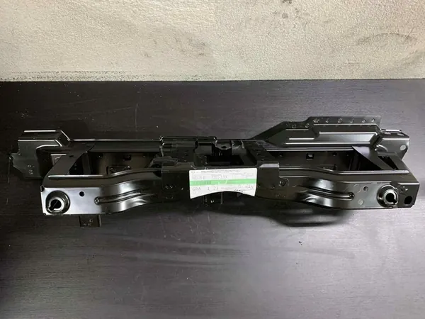 Fram Överliggande Balk Nissan NV200 09- OEM F25113LSMA image 3