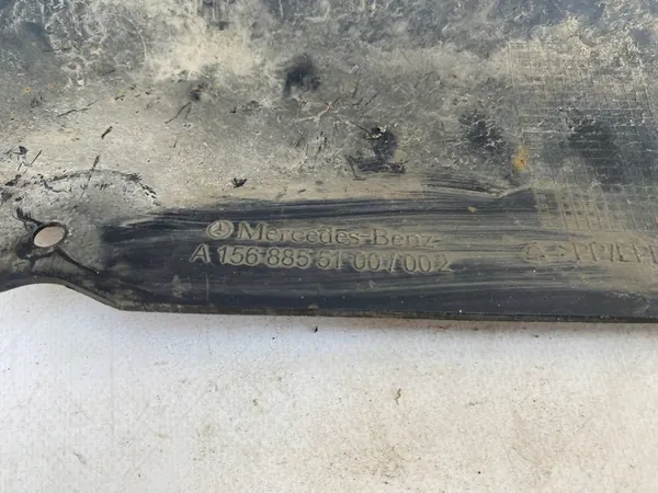 Mercedes W156 GLA Cubierta Inferior Parachoques Izquierda A1568855100 image 3