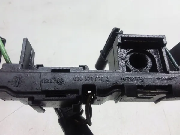 Haz de inyectores delantero OEM 03G971826A image 4
