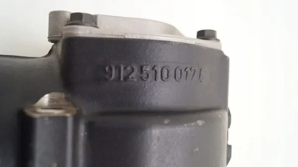 Compressor de ar Mercedes OEM 4571304815 - Usado image 3