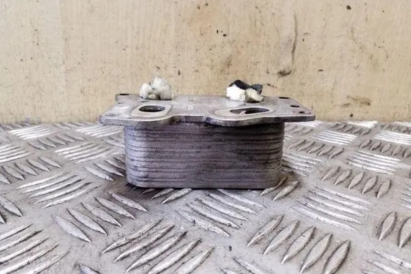 Oljefilterfäste PEUGEOT 407 COUPE 2.0L diesel image 3