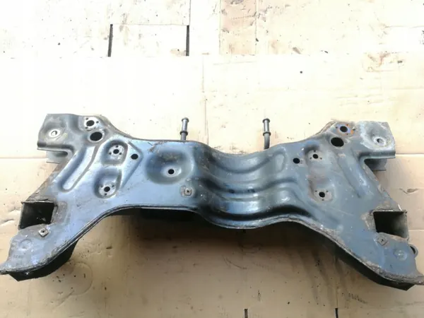 Audi A1 2011 Etuaputuki OEM 6R0199315 image 3