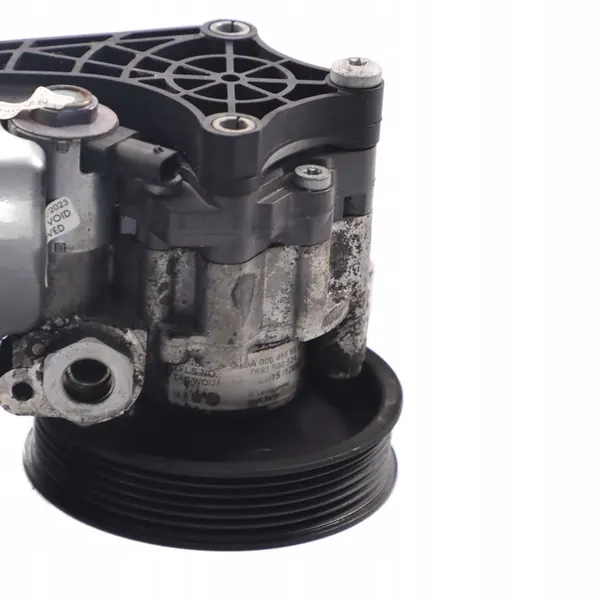 Servostyrningspump Mercedes W639 W906 OM651 A0064666601 image 4