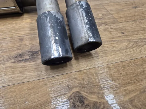 BMW OEM 8578011 Diesel Pakoputken Vaimennin - Käytetty image 3