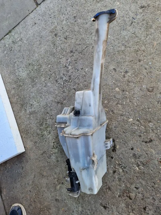 KIA SPORTAGE III Wasreservoir 98610-3W500 image 4