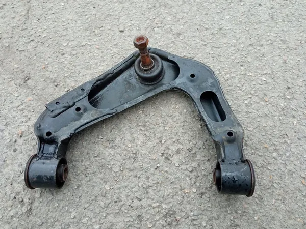 Braccio di controllo anteriore destro Nissan Navara D40 image 2