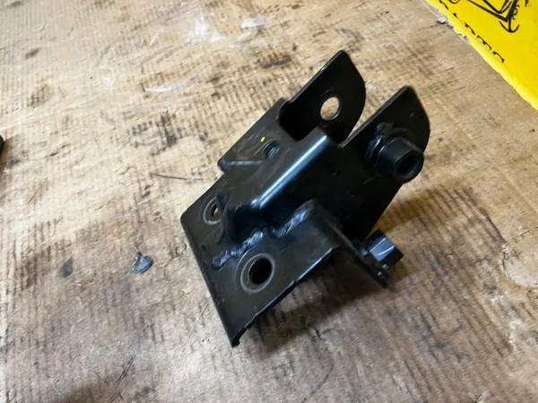 Ford Bronco 21- Etu-Differentiaalin Kiinnike OEM MB3W-5D080-AD image 3