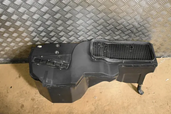 OEM A4638311500 Kabinfilterhus för Mercedes W463 image 2