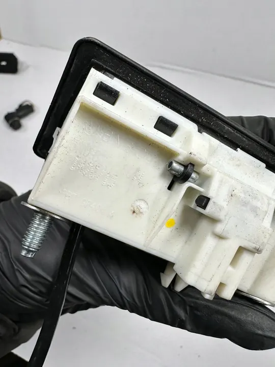 TIGUAN 5N KAMERA MIKROSWITCH 5N0827566AL image 3