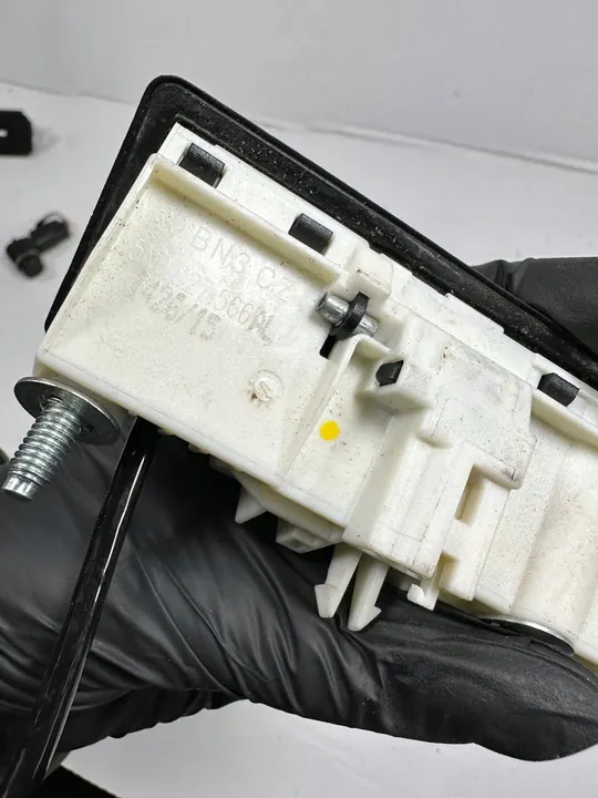 TIGUAN 5N KAMERA MIKROSWITCH 5N0827566AL image 4