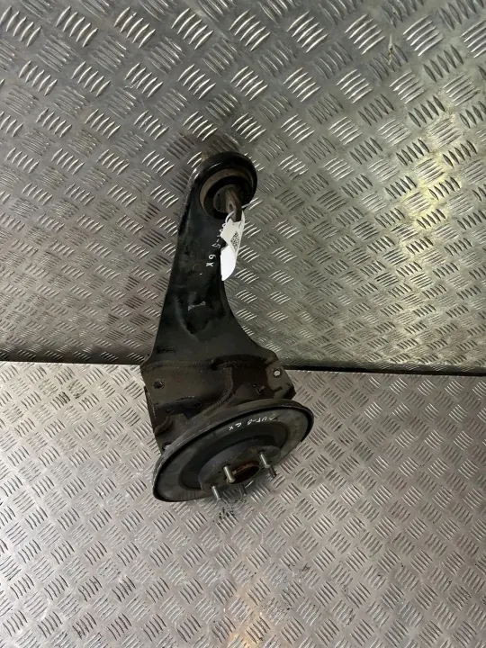 Mitsubishi Outlander 2018 Taka-akselin laakeripesä OEM UTO56437 image 4