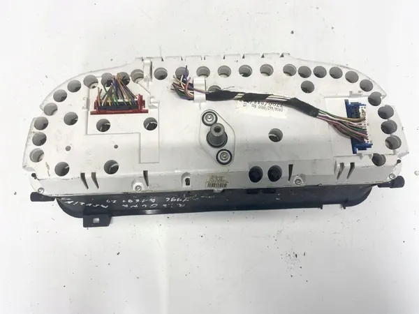 Renault Laguna Nopeusmittari Instrumenttipaneeli 1997 OEM image 2