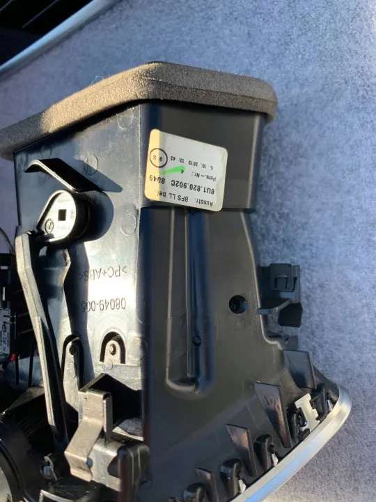Grelha ventilação central Audi Q3 OEM 8U1820951B image 6