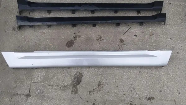 Jeep SRT linke Schwellerleiste OEM 05166229AB image 2