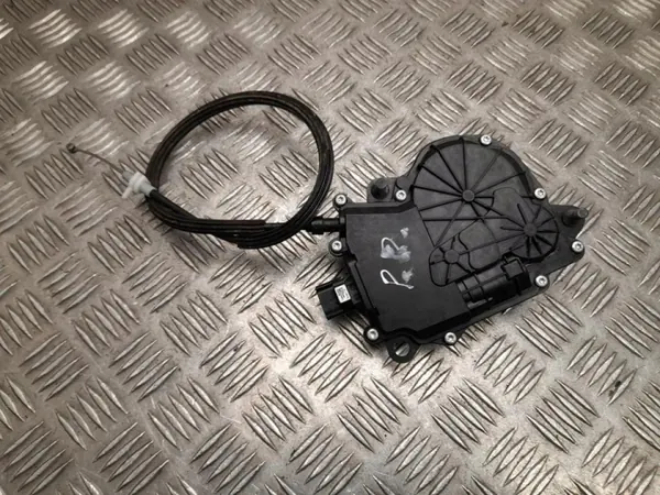 Placa de cierre con motor CK52-218A42-AE para Range Rover Sport image 2