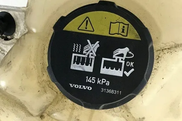 Kühlmittelbehälter VOLVO S90 2.0L 2019 image 4