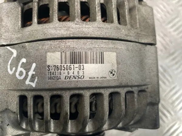 Vaihtovirtageneraattori BMW 5 F10 F11 OE 7605061 image 5