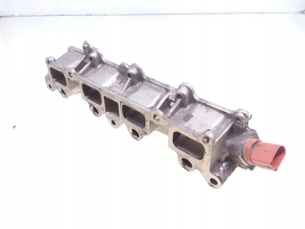 Distribuidor de combustível GK284AHBDE usado para VW Passat B7 image 2