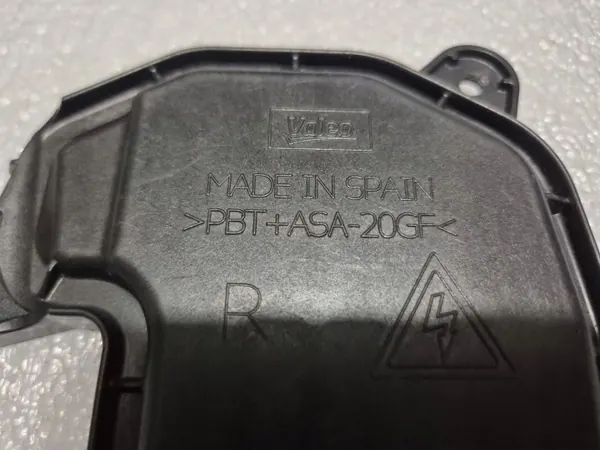 VW Polo 6R Scheinwerferabdeckung Rechts OEM 6R0941608A image 3