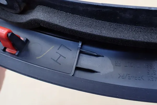 Mitsubishi Outlander III Etupuskuri vasen 7407A315 LH OE image 10