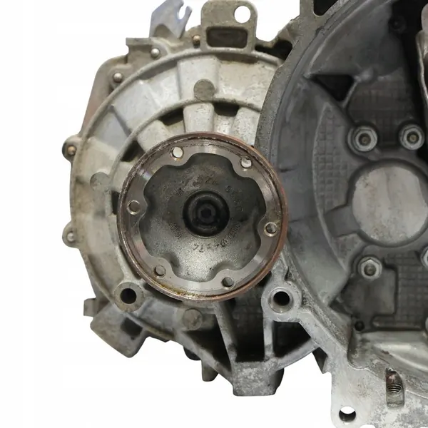 Manuaalivaihteisto Skoda Yeti 5L 2.0 TDI 5-vaihteinen OEM 0A4300045Q image 8