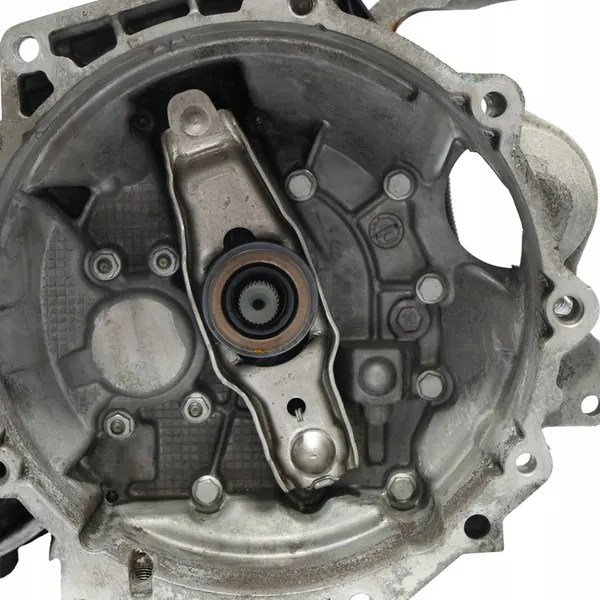 Manuaalivaihteisto Skoda Yeti 5L 2.0 TDI 5-vaihteinen OEM 0A4300045Q image 9