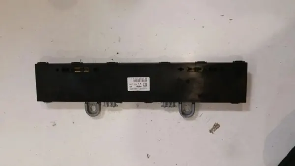 Mercedes-Benz OE A2218204189 antenneversterkermodule image 2