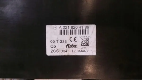 Mercedes-Benz OE A2218204189 antenneversterkermodule image 3