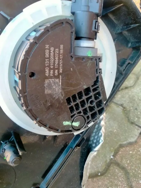 Bomba Tanque ADBlue Audi Q7 OEM 4M0131878CF image 3