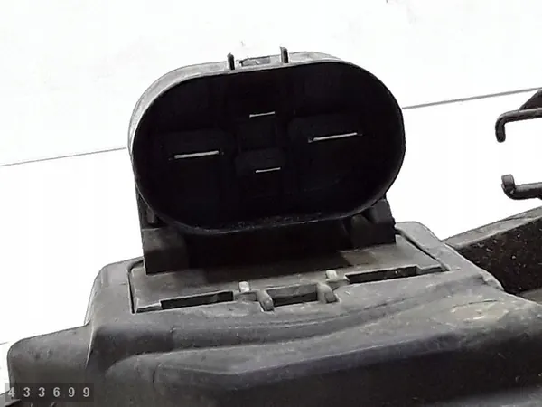 Kylarrubrik Opel Astra 2010 med kåpa OEM image 3