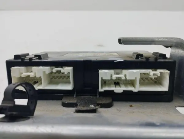 Module de Verrouillage Central Mazda 5 2008 OEM CD3467560B image 3