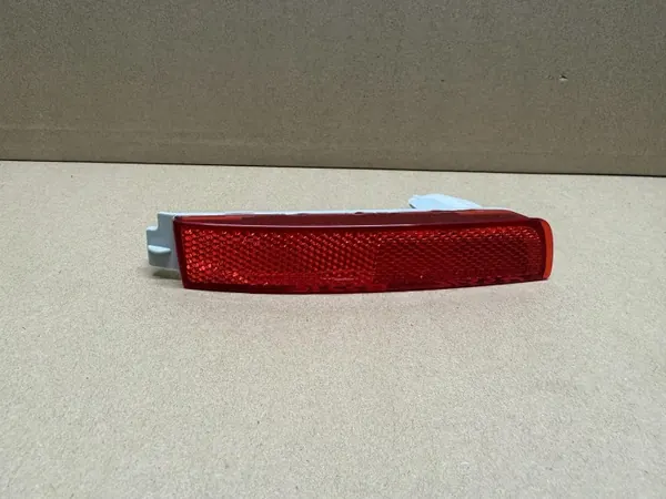 Refletor para-choques traseiro esquerdo Nissan OEM 26565-5C000 image 2
