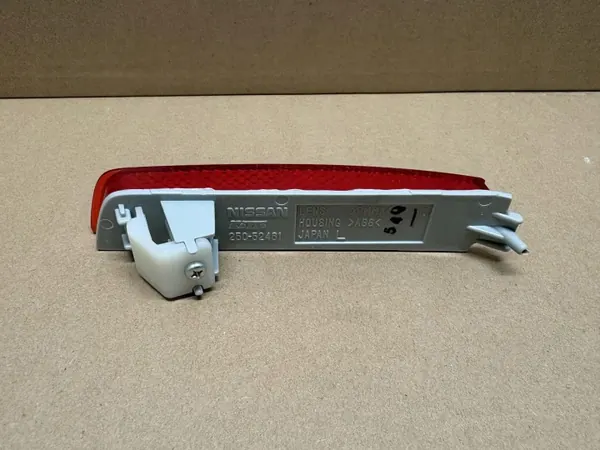 Refletor para-choques traseiro esquerdo Nissan OEM 26565-5C000 image 3