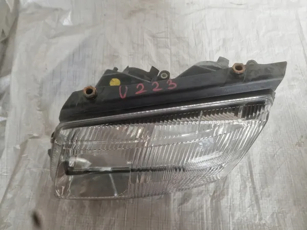 VW Passat B5 Vasemman Puolen Ajovalot 3B0941017R image 2