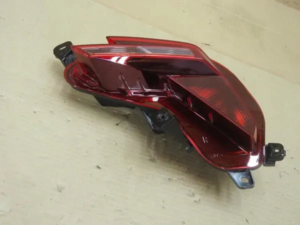 Bakstötrödljus höger OEM 92406-N7400 Hyundai Tucson image 3