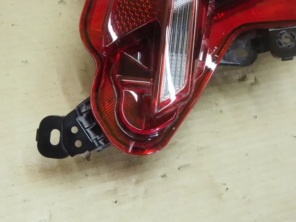 Bakstötrödljus höger OEM 92406-N7400 Hyundai Tucson image 5