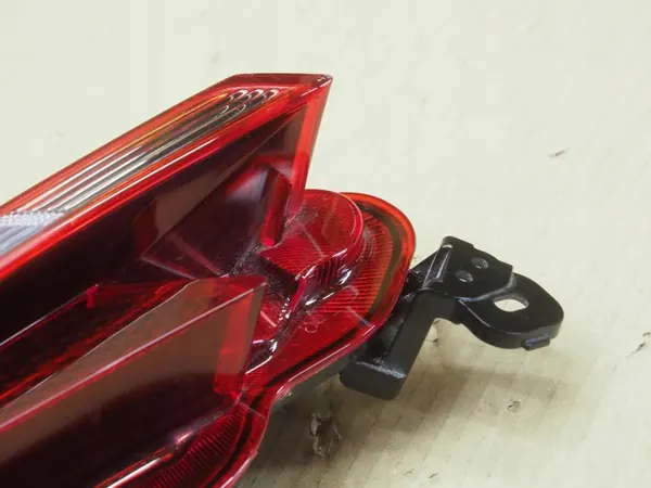Bakstötrödljus höger OEM 92406-N7400 Hyundai Tucson image 7