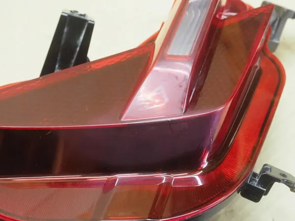 Bakstötrödljus höger OEM 92406-N7400 Hyundai Tucson image 9