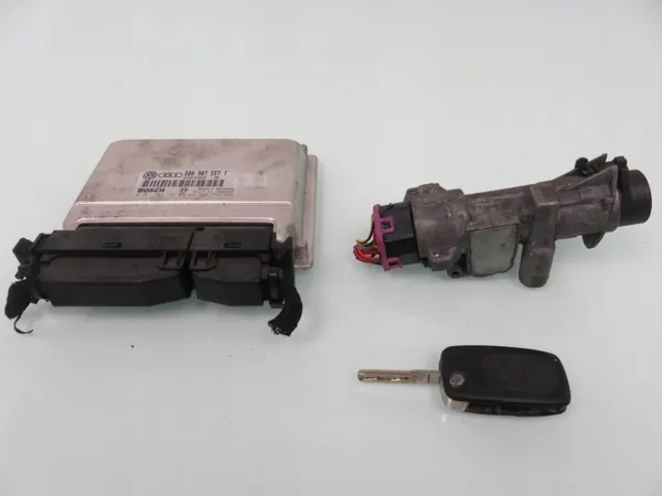 Audi A4 B5 1.8T ohjausyksikkö OEM 8D0907557T image 2