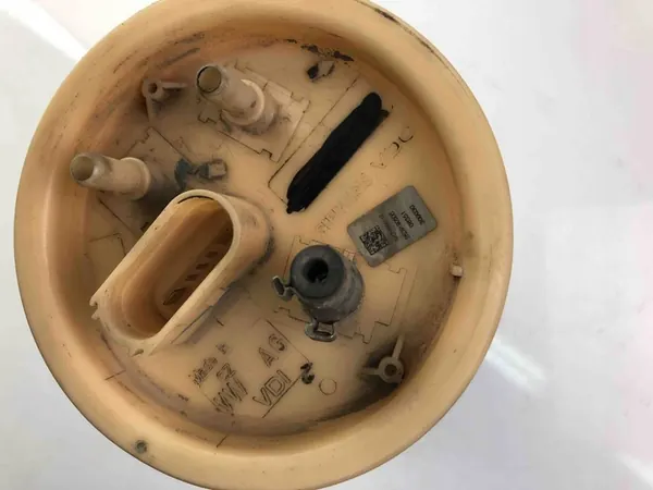 Bomba de combustível VW CADDY III FURGON 2K0919050B 1.9L image 2