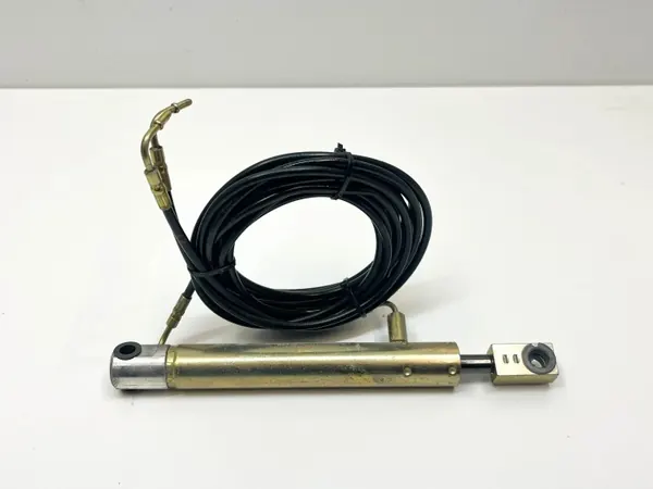 Cilindro de techo Mercedes-Benz OEM A2308001572 Usado image 2