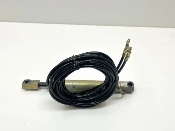 Cilindro de techo Mercedes-Benz OEM A2308001572 Usado image 3