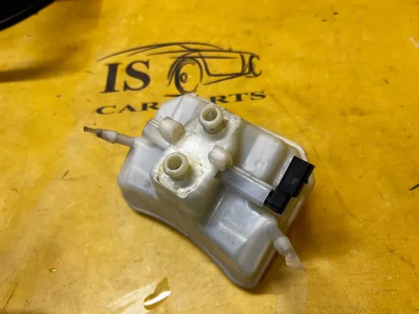 Jarrunesteastia OEM 32670042 Porsche Macanille image 4