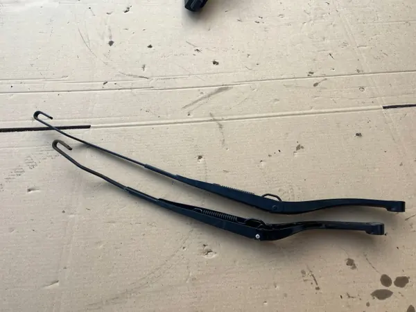 Brazo limpiaparabrisas OEM 13188258 para Opel Vectra C image 2