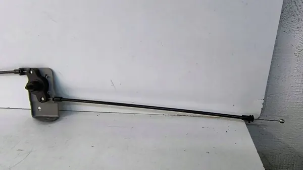 Motorkap openkabel OEM 5E3823529 Skoda Octavia 4 image 3