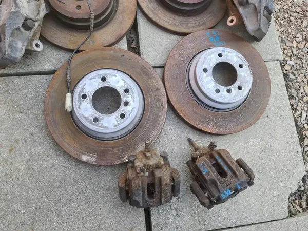 Disques et étriers de frein MRKA BMW E90/E91/E92 335i image 4