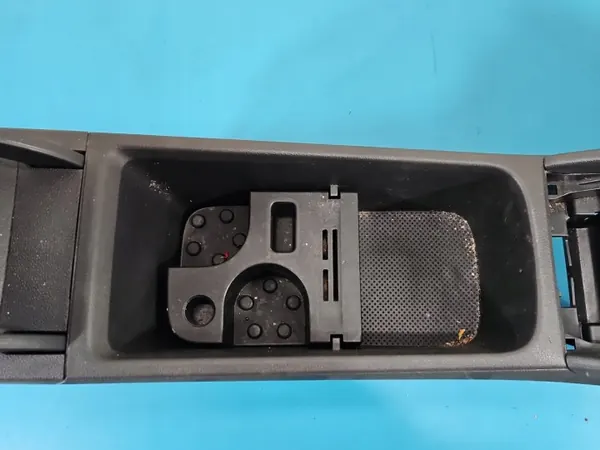 Accoudoir tunnel OEM 566863243C pour Skoda Kodiaq I image 5