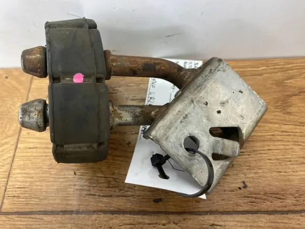 Pakoputken kiinnike OEM 52105718AEPINYA Dodge Challengerille image 3