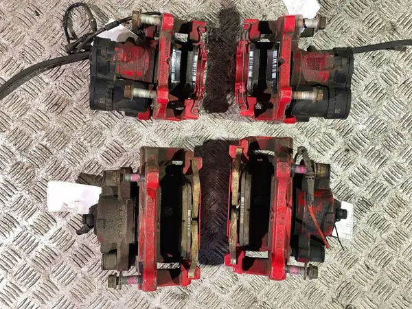 Jaguar XE Kit disques et étriers frein OEM UTO40054 image 8
